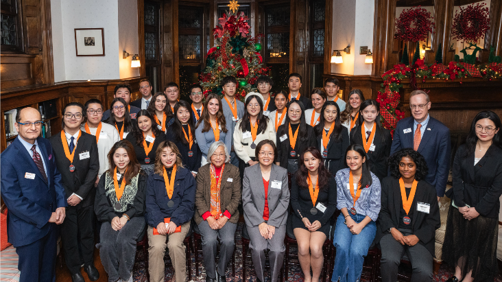 Syracuse U International Peer Mentor Award