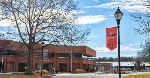 View of the Mendenhall Building on the Davidson-Davie Community College