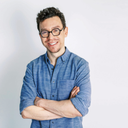 Headshot of Luis von Ahn