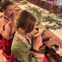 U.S. students drink traditional tea in South Korean